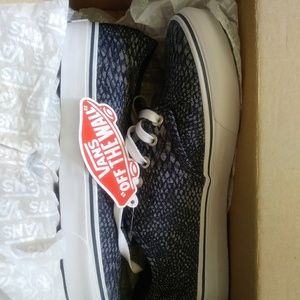 Vans size 8.5 womans 7.5 in mens brandnew inbox